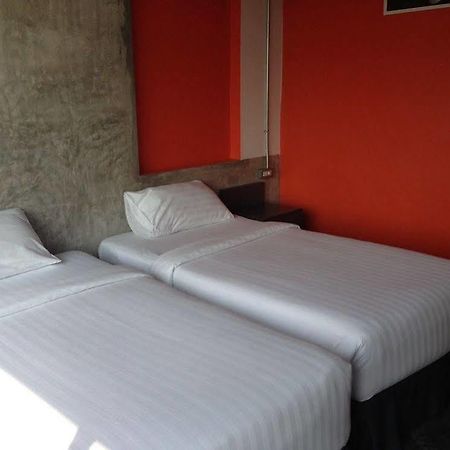 Pornsiri Hotel Sisaket Exterior foto