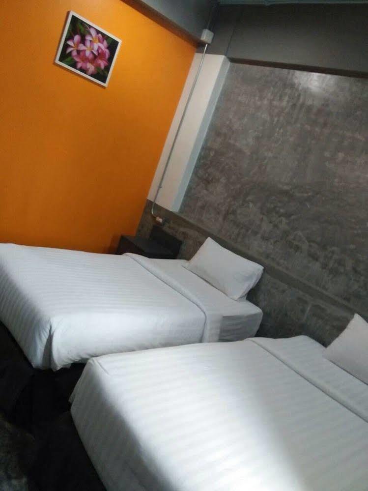 Pornsiri Hotel Sisaket Exterior foto